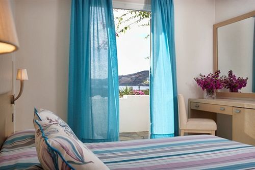 Dionysos Seaside Ios